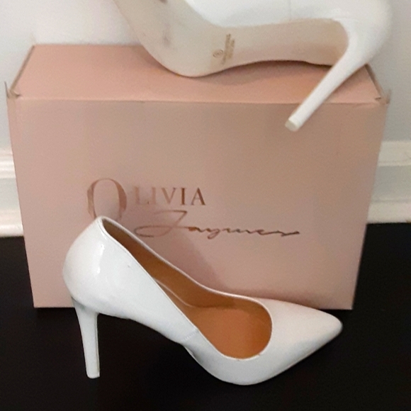 Heels - Picture 4 of 4